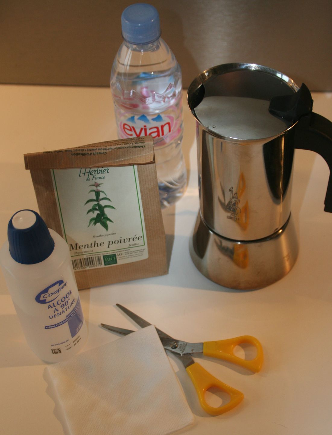 faites votre hydrolat ou eau végétale maison avec une faites votre hydrolat ou eau végétale maison avec une